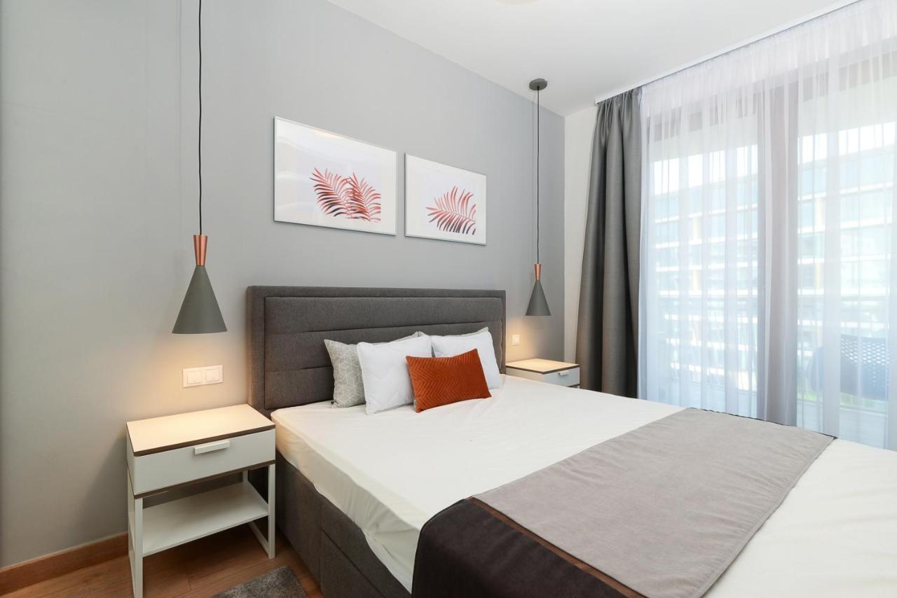 Silver Apartman *