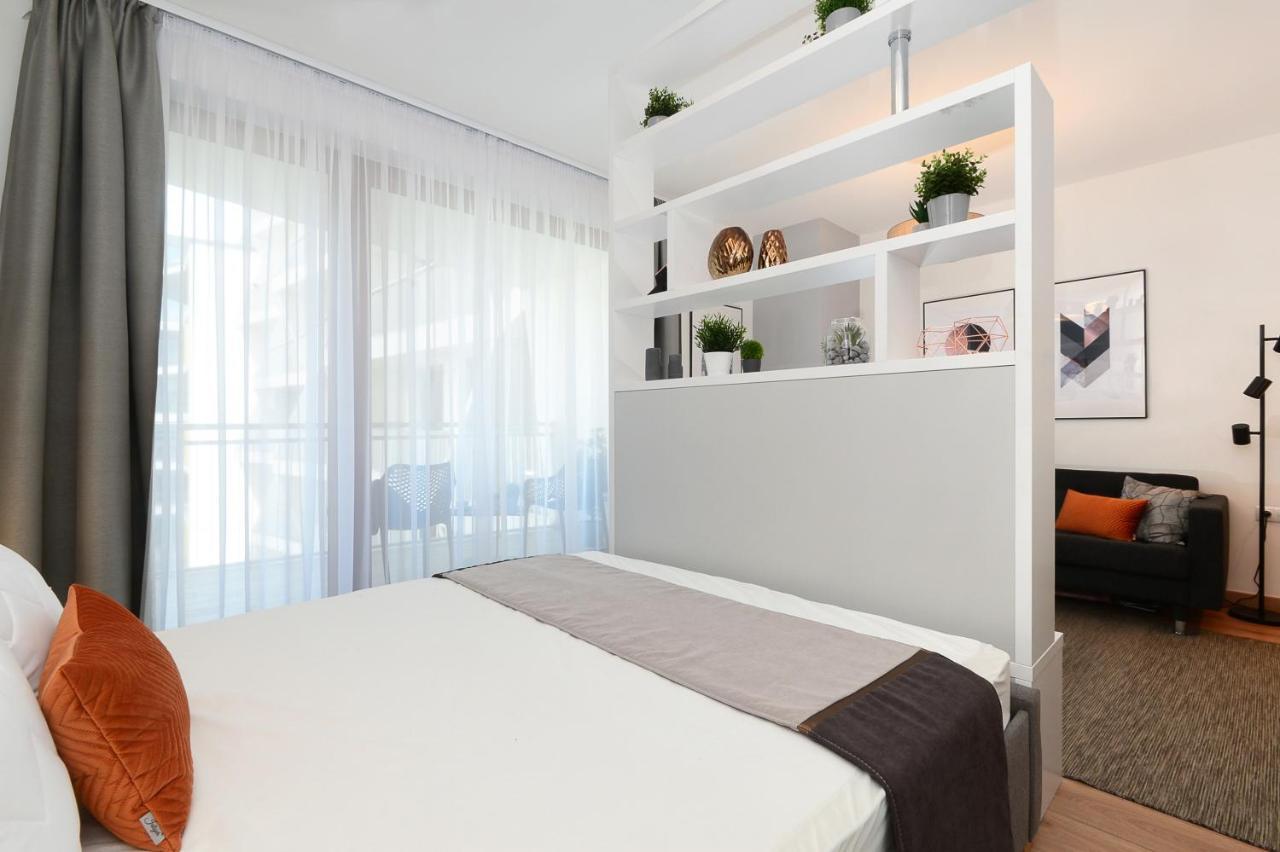 Silver Apartman